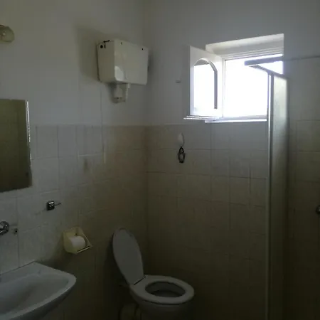 H And H Kft. Bed & Breakfast Demecser