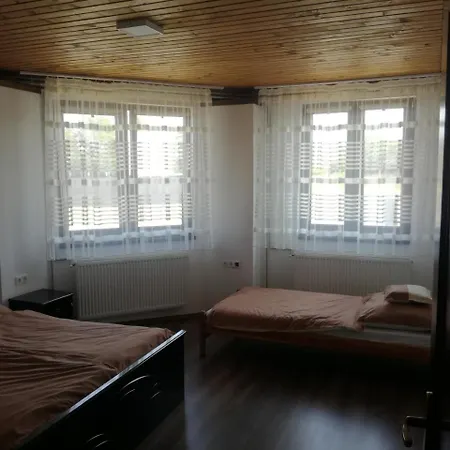 Bed & Breakfast H And H Kft. *