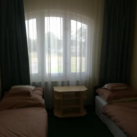 H And H Kft. Bed & Breakfast
